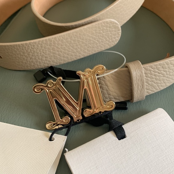 MaxMara Monogram Buckle Leather Belt - Picture 2 of 12